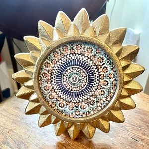 Cute flower/sun like small picture frame